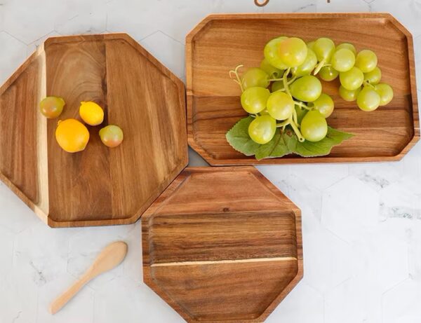 Octagonal pizza wooden tray
